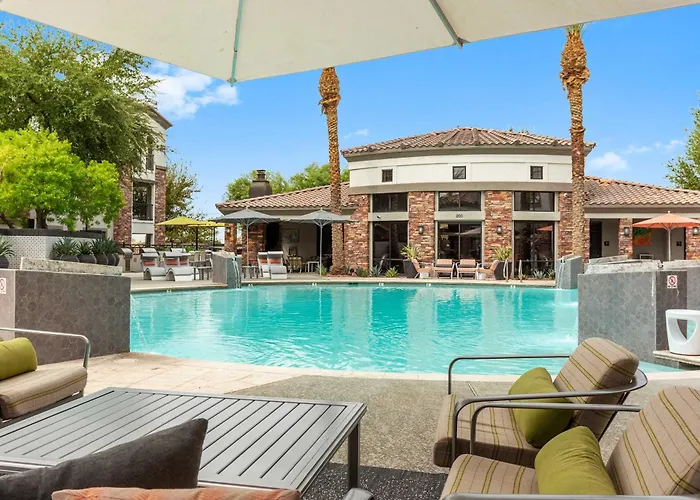 Cozysuites By The Stadium W Pool 27 Apartment Glendale