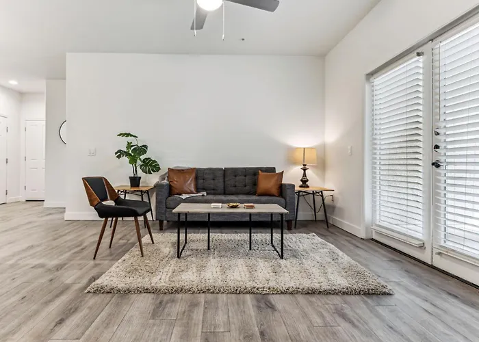 Cozysuites By The Stadium W Pool 27