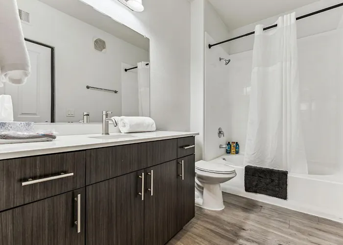 Cozysuites By The Stadium W Pool 27 Apartment