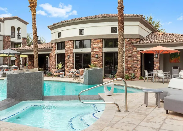 Cozysuites By The Stadium W Pool 27 Apartment Glendale