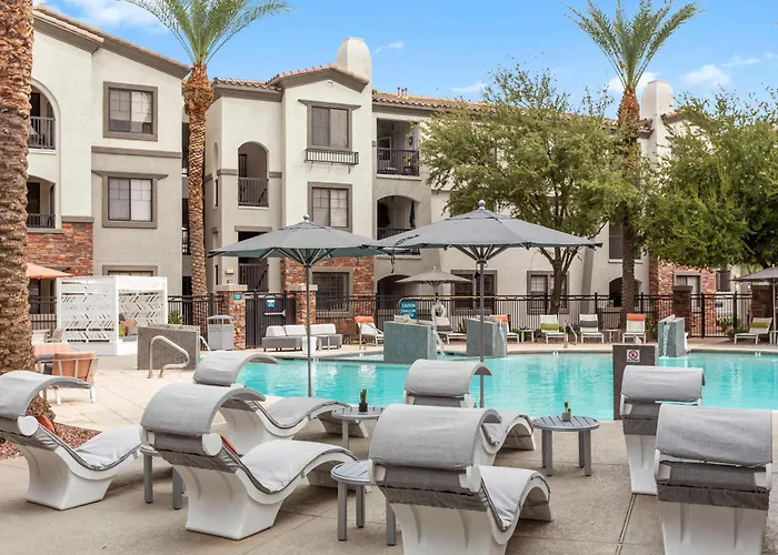 Cozysuites By The Stadium W Pool 27 *