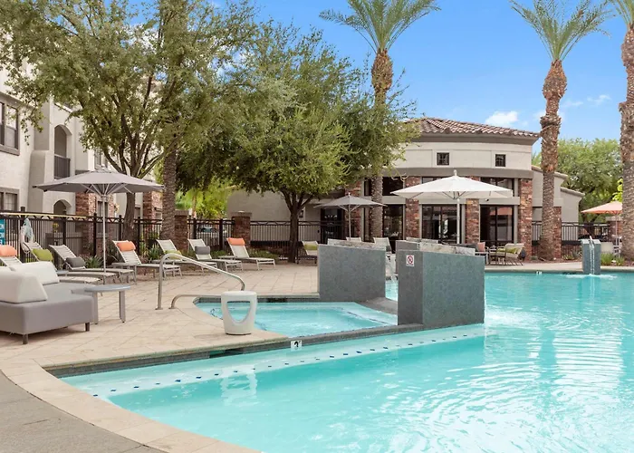 Apartment Cozysuites By The Stadium W Pool 27 Glendale