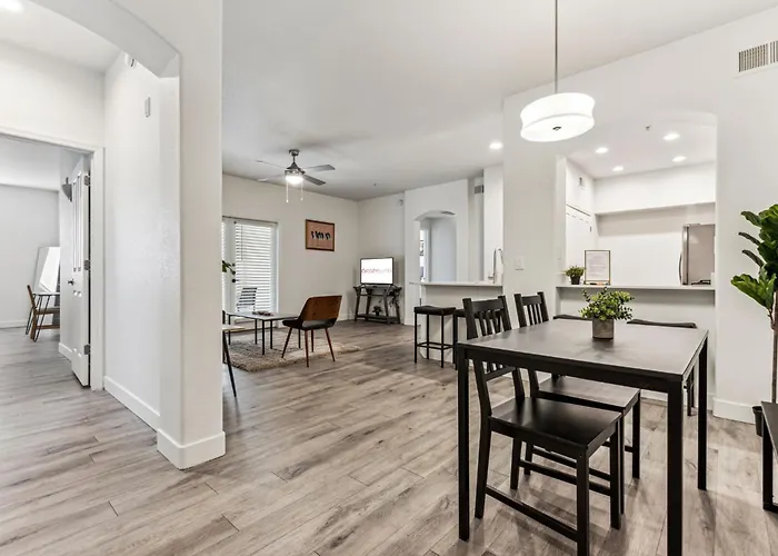 Apartment Cozysuites By The Stadium W Pool 27 Glendale